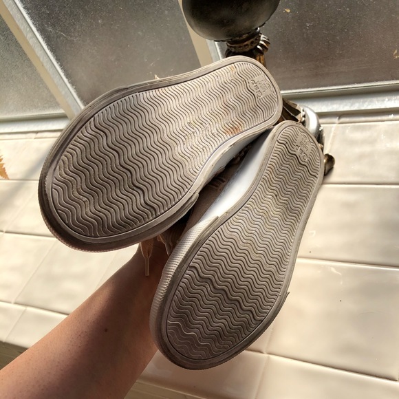 Gap Gold Metallic Fringe Girls Shoes - Picture 3 of 4